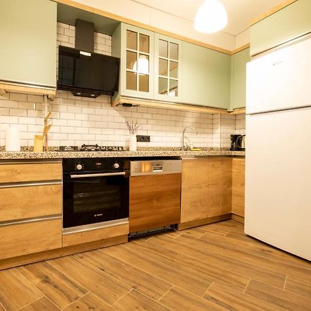 Apartamento Spacious And Comfy 2Br In The Heart Of Cihangir Estambul Exterior foto