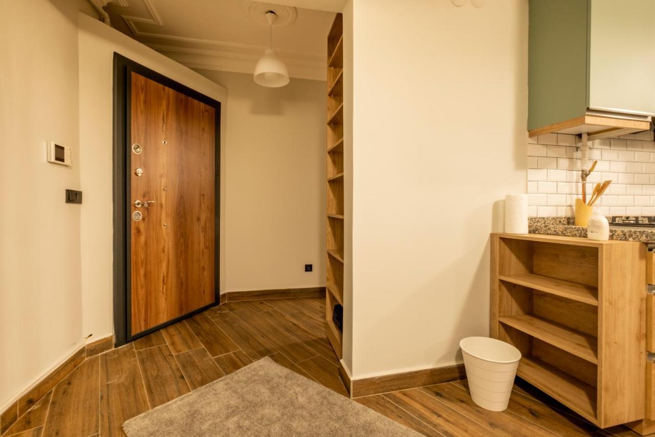 Apartamento Spacious And Comfy 2Br In The Heart Of Cihangir Estambul Exterior foto